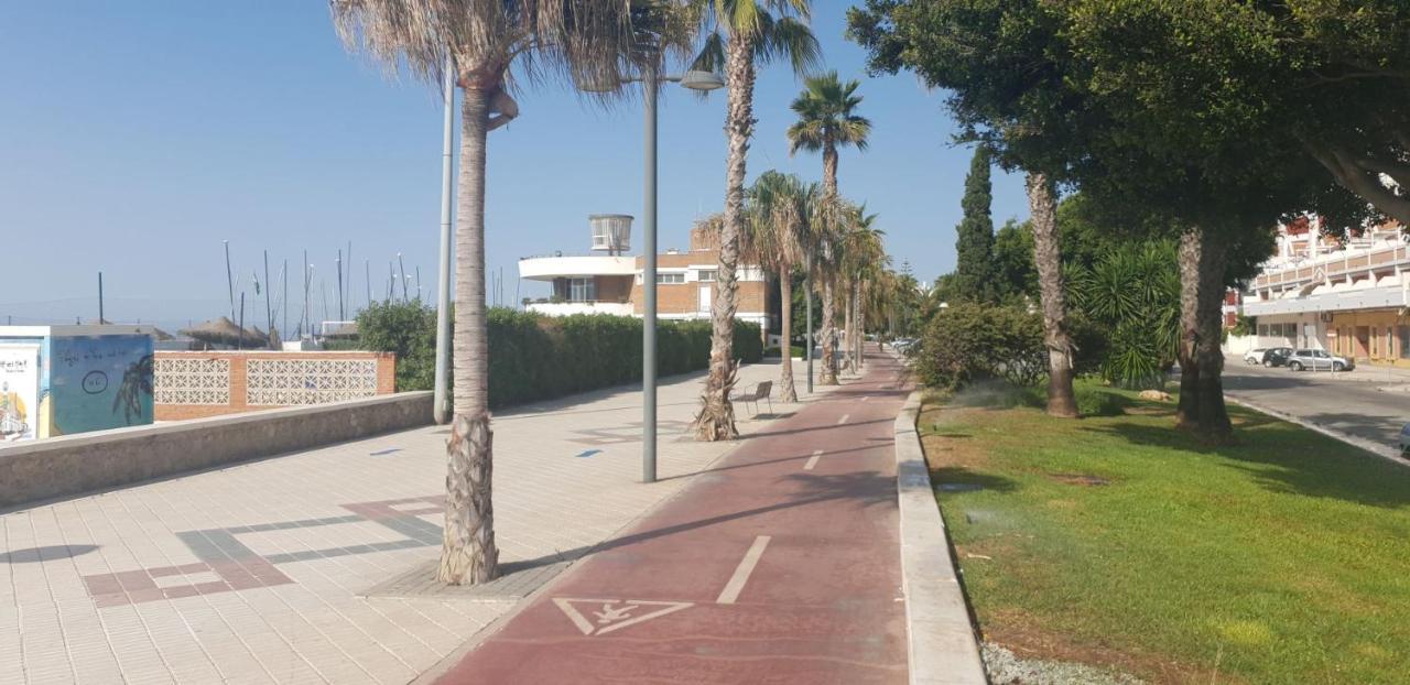 Casa 1ª Linea Paseo Maritimo Torre Del Mar Apartment Exterior photo