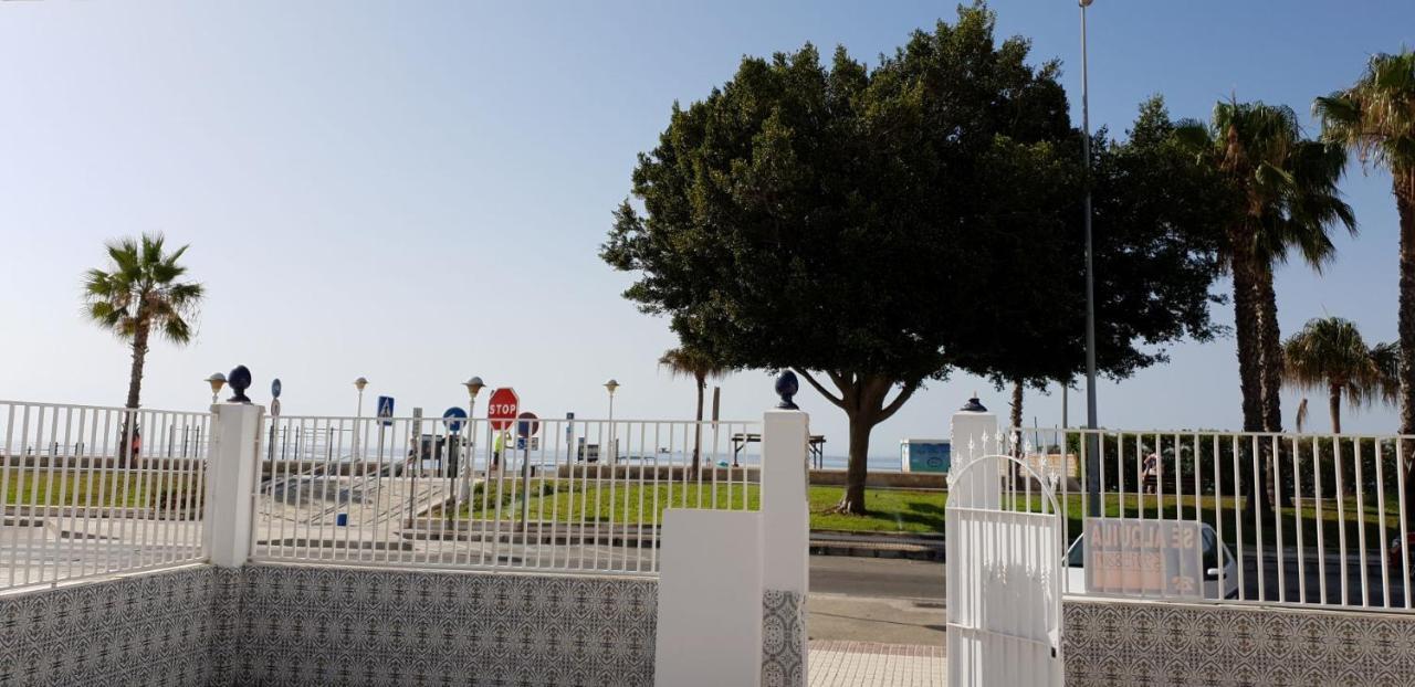 Casa 1ª Linea Paseo Maritimo Torre Del Mar Apartment Exterior photo